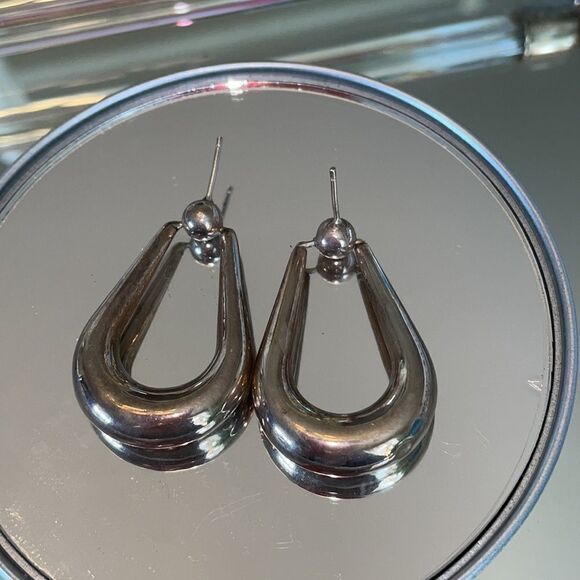 Silver tone post open teardrop earrings - Picture 2 of 4